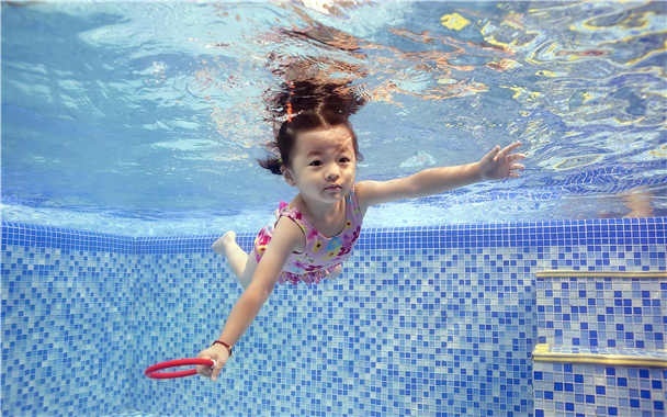 如何选择适合宝宝游泳的地方？